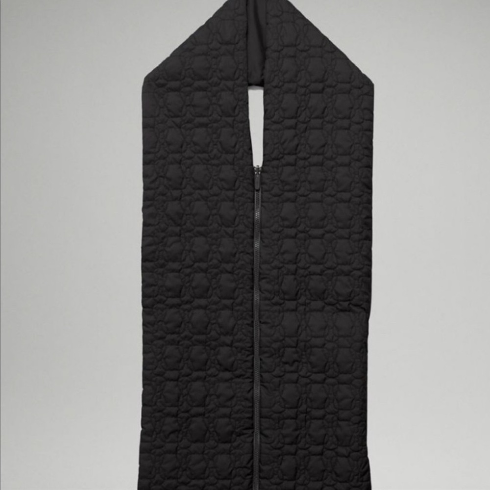 Lululemon Black Reversible Quilted Zip Scarf Unisex Nwt - Picture 4 of 14